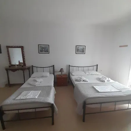 Sofia'S Rooms Himare Exterior photo